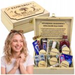 Niezbędnik urodzinowy – drewniana skrzynka z personalizacją
